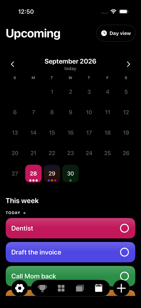 Tavo's Upcoming page: a month grid above this week's tasks.